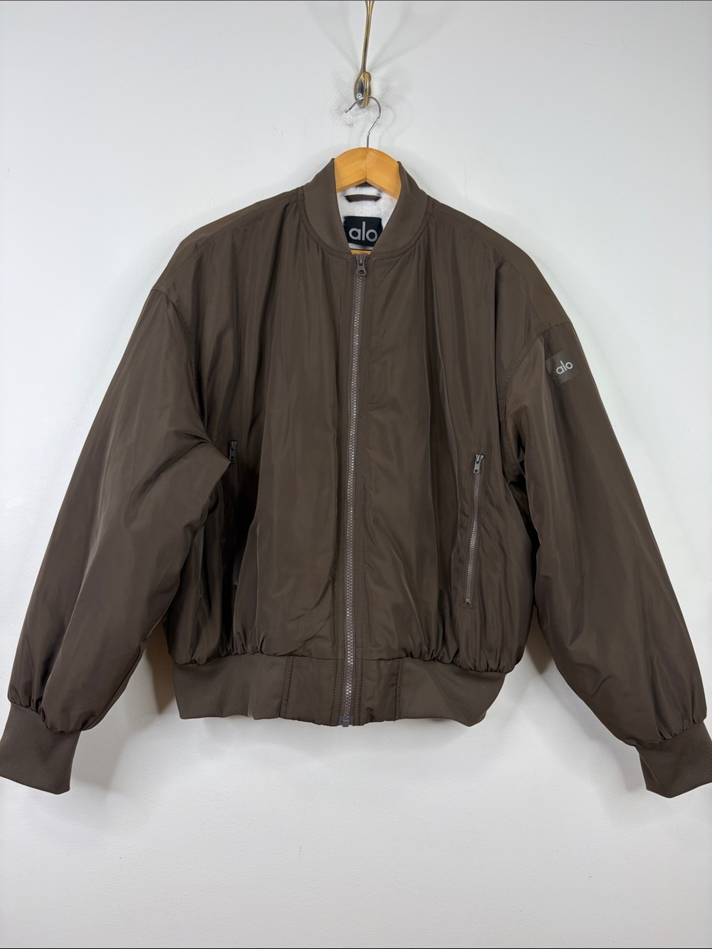 Alo Yoga Faux Fur Urbanite Bomber Jacket Womens Medium Espresso Brown Ivory